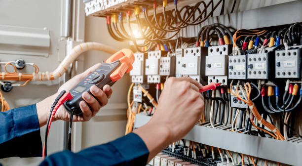 Best Circuit Breaker Repair  in Plains, TX